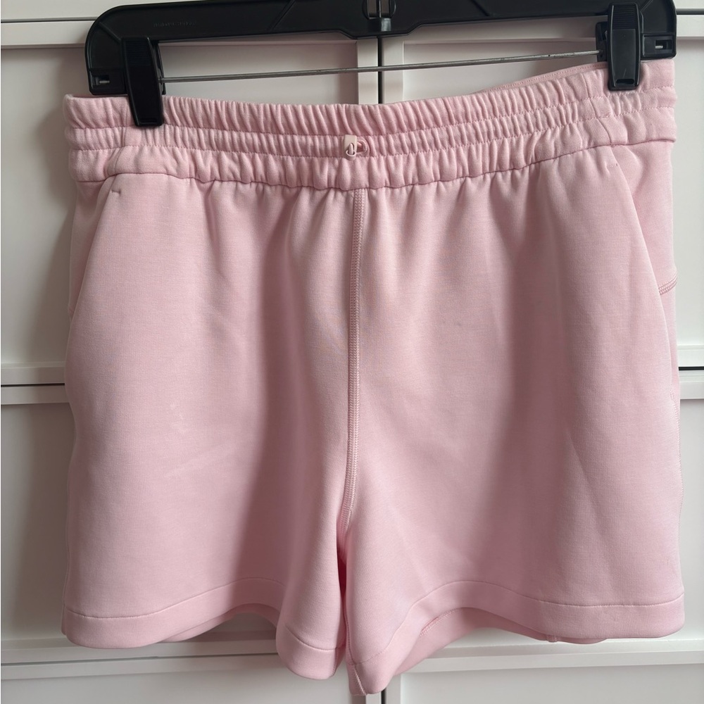 Lululemon Strawberry Milkshake Softstreme High-rise Shorts 4" sz 8 - Picture 2 of 9
